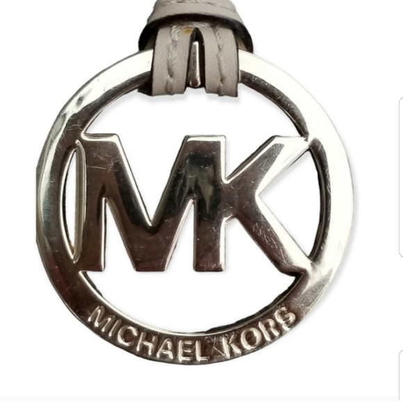 MICHAEL KORS LOGO GOLD MEDALLION & TAN LEATHER STRAP KEYCHAIN - Picture 2 of 4